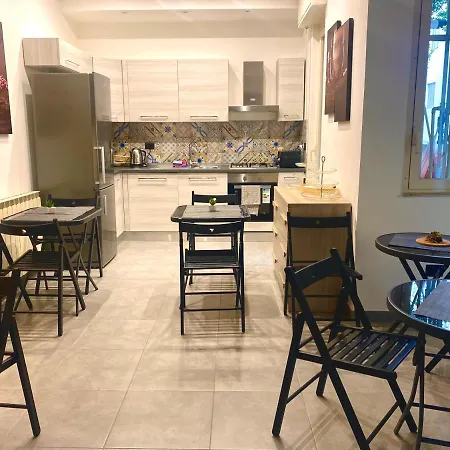 Oda ve Kahvaltı I Miti Dell Etna Centro Vicino Il Duomo