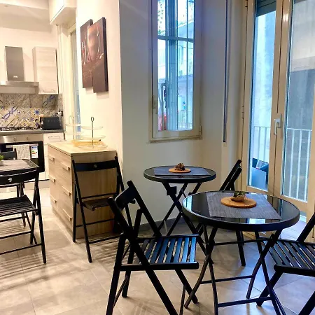 Oda ve Kahvaltı I Miti Dell Etna Centro Vicino Il Duomo Katanya